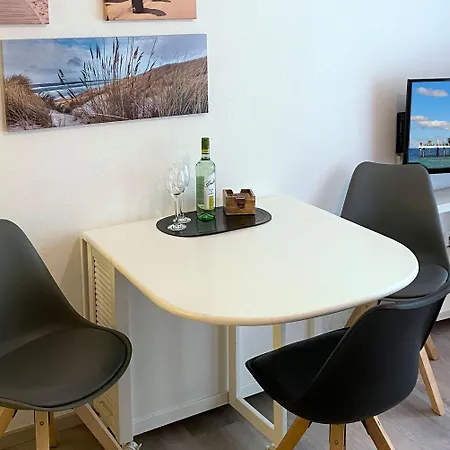 Haus Adria Nr 06 아파트 샬베우츠